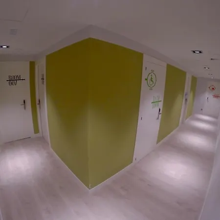 Room018bcn Albergue Barcelona
